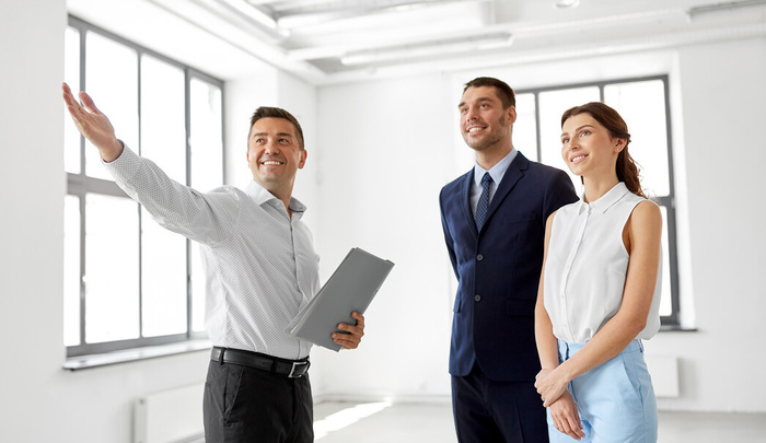 Kako nepremičninski agenti pripravijo kupce in postanejo strokovnjaki za svoje področje